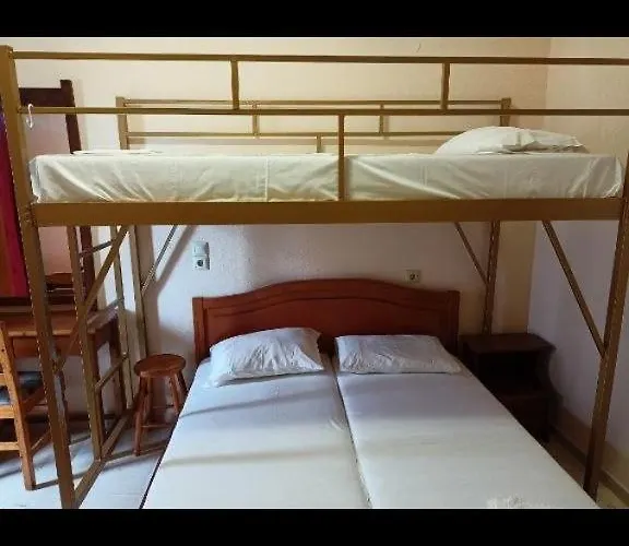 Constantinos Budget Beds Хостел