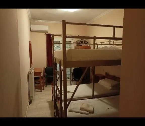 Constantinos Budget Beds Ostello *